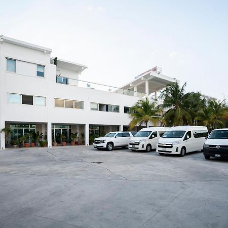 Capital O Cancun International Airport 24 7 Dış mekan fotoğraf