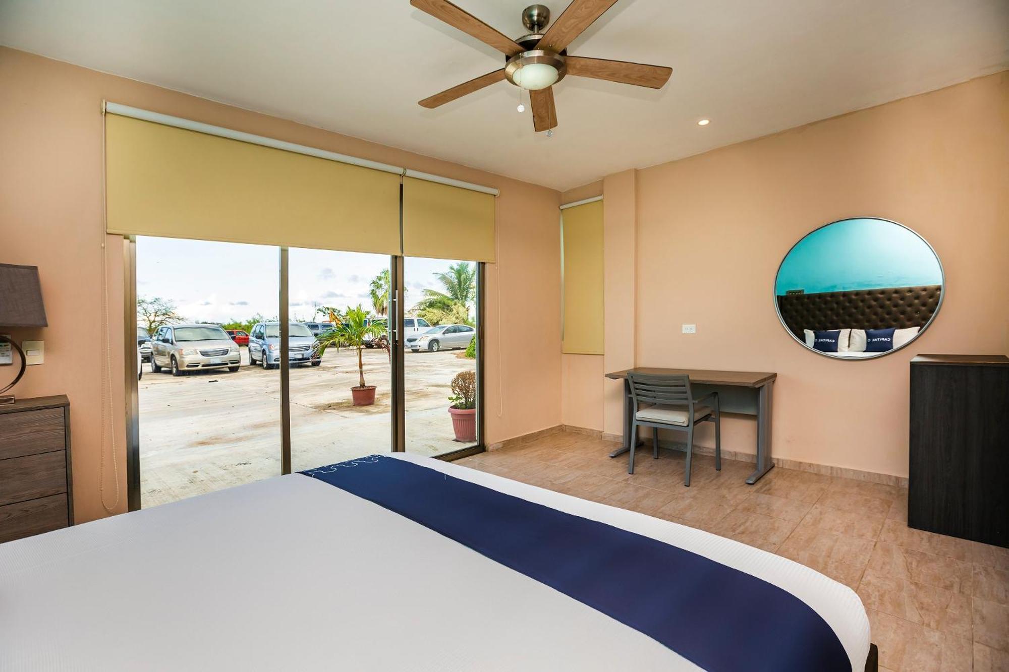 Capital O Cancun International Airport 24 7 Dış mekan fotoğraf